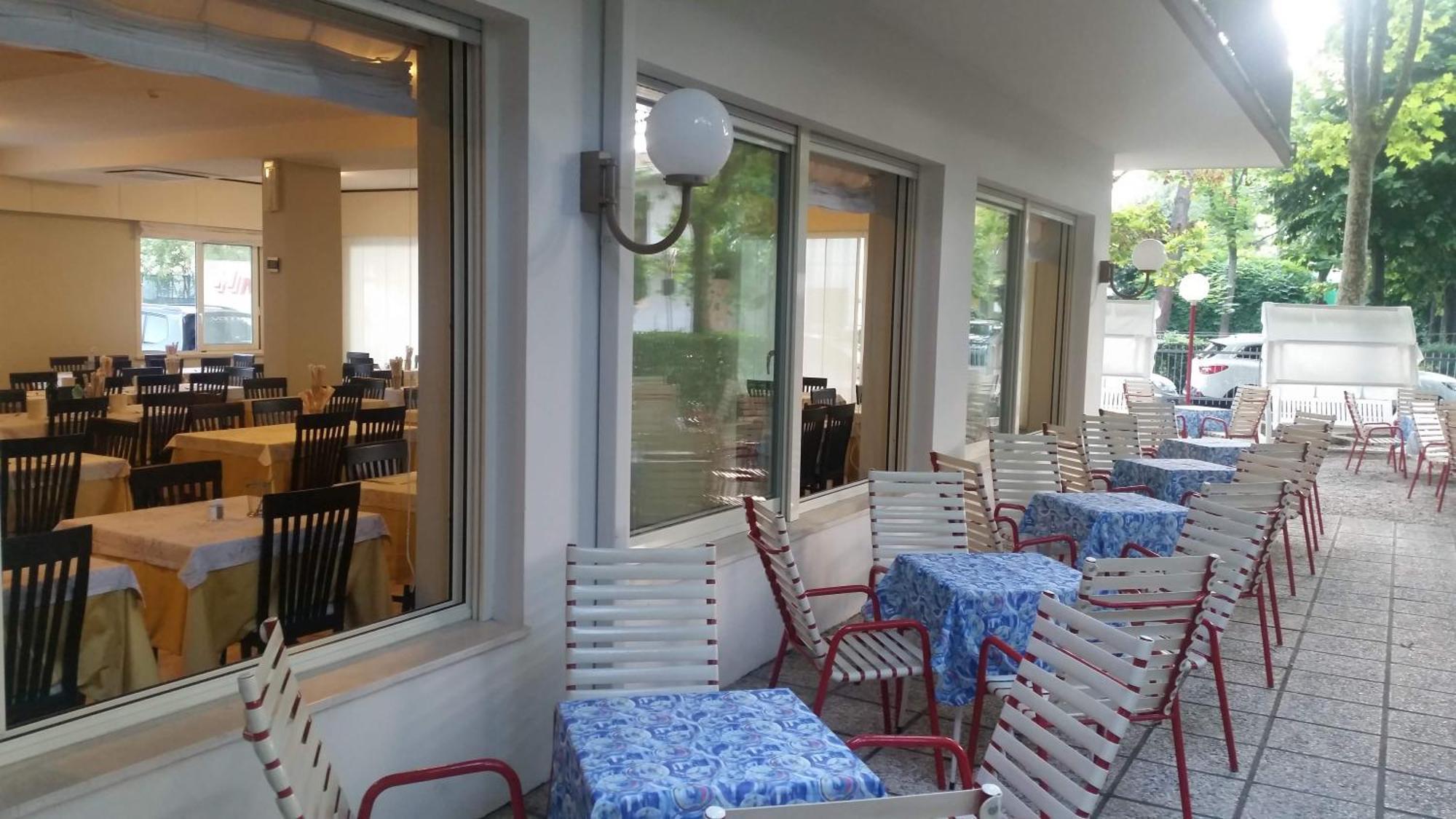 Hotel Irene Riccione Exteriör bild
