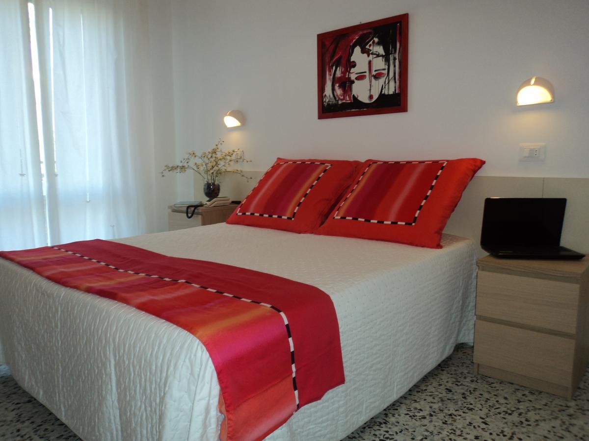 Hotel Irene Riccione Exteriör bild