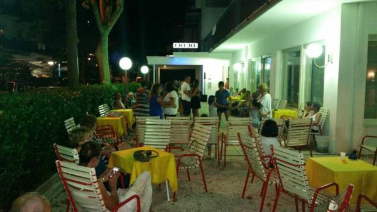 Hotel Irene Riccione Exteriör bild